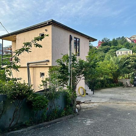 Отель Nita House Батуми Экстерьер фото